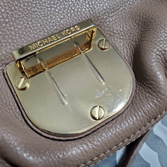 Michael kors Charlton camel brown pebbled crossbody bag - Picture 8 of 11